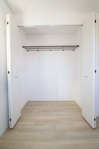 郡山市安積町荒井字柴宮山　　　２号棟　　朝日が丘小学校、郡山第７中学区の収納