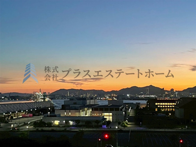【居間・リビング】 | ポートピアプラザB棟 | 海や山、メリケン波止場等、神戸の綺麗な景色を一望できます♪
