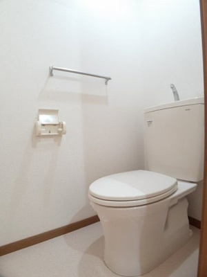 【トイレ】 | ロマネコンティⅢ | 落ち着いた色調のトイレです