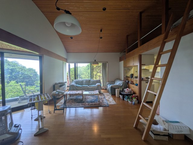 函南町　南箱根ダイヤランドの居間・リビング
