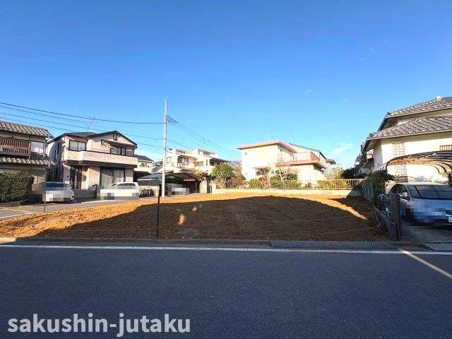 八千代台北１１丁目　売地の前面道路含む現地写真|八千代台北１１丁目　売地　建築条件なし　地積約５７坪　北西５ｍ×南西９ｍの角地