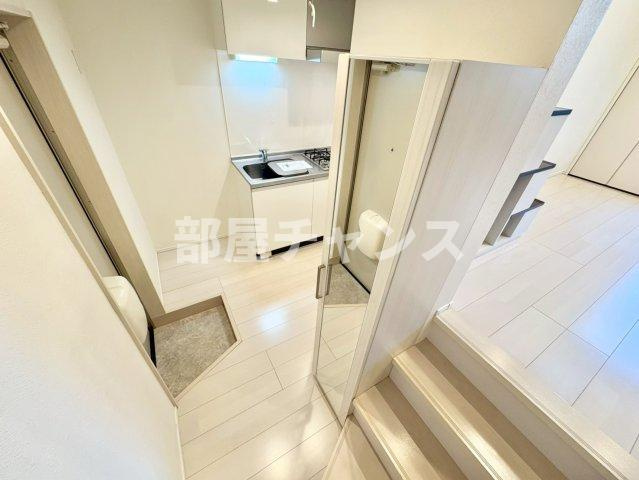 ハーモニーテラス栄イーストの玄関