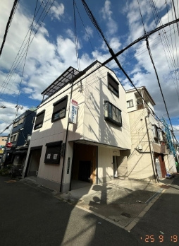 成育４丁目事務所倉庫の外観