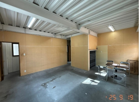 成育４丁目事務所倉庫の内装