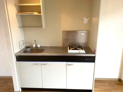 【キッチン】 | ハイツ皐 | コンパクトな1口コンロ　作業スペースもあります