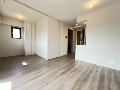 【居間・リビング】 | プレミアムレジデンス千葉ステーションサイト | 広々リビングで新生活を