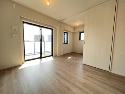 【居間・リビング】 | プレミアムレジデンス千葉ステーションサイト | 日当たり良好です