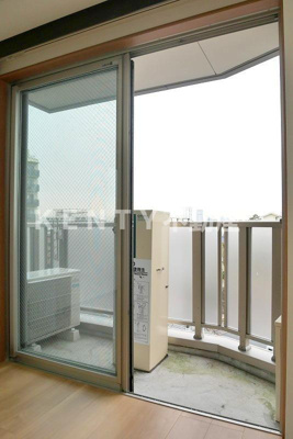 【バルコニー】 | 中馬込プレイス | 外からの目が気にならないバルコニーで洗濯物が干せます