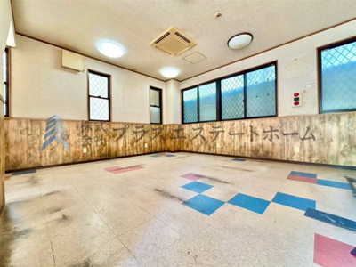 【居間・リビング】 | 長田区御屋敷通2丁目　店舗付き住宅 | 大きな方の店舗です♪