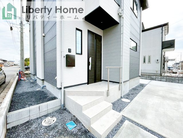 つくばみらい市紫峰ヶ丘1期　新築戸建のエントランス