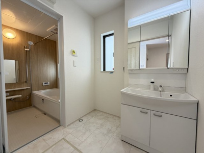 【浴室】 | 読谷村瀬名波（全2棟）B号棟 | B号棟　浴室換気乾燥機付き♪