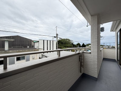 【バルコニー】 | 読谷村瀬名波（全2棟）B号棟 | B号棟　2部屋続、インナーバルコニー♪