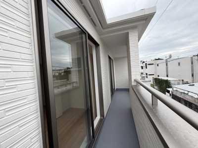 【バルコニー】 | 読谷村瀬名波（全2棟）B号棟 | B号棟　2部屋続、インナーバルコニー♪