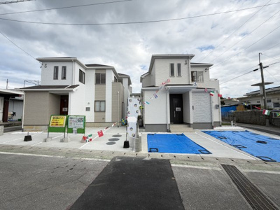 【外観】 | 読谷村瀬名波（全2棟）B号棟 | B号棟　並列駐車3台可♪