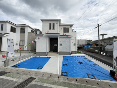 【外観】 | 読谷村瀬名波（全2棟）B号棟 | B号棟　並列駐車3台可♪