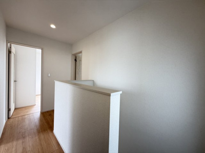 【内装】 | 読谷村瀬名波（全2棟）B号棟 | B号棟　2階ホール♪