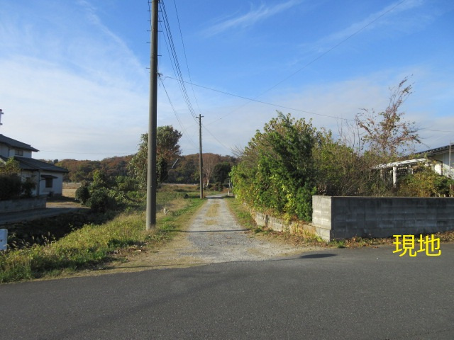 中古戸建　吉見町松崎309（リフォーム住宅）の前面道路含む現地写真