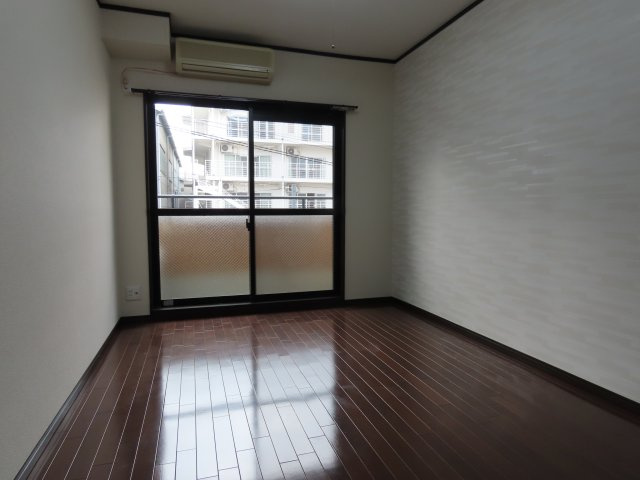 プルス野中南の洋室