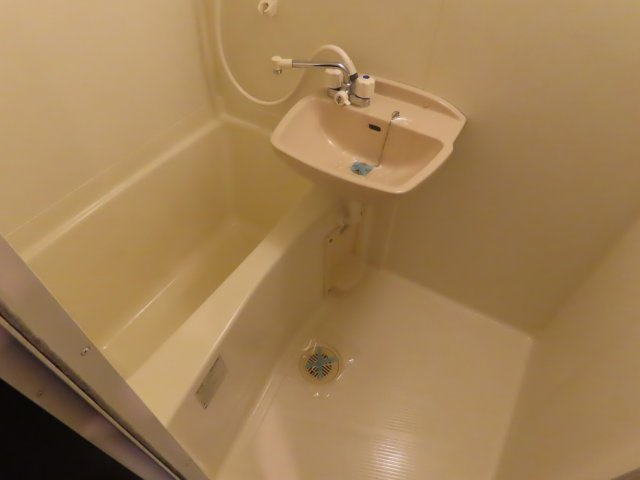 プルス野中南の浴室