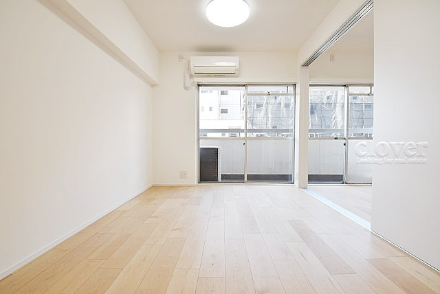 【居間・リビング】 | 清澄ハイツ | 広くスペースをとってあるLD。この空間に、どのように家具を配置していくのかを考えるのが、住宅購入時のなによりの楽しみです。～即日のご見学可能～　お問合せはお気軽にどうぞ。