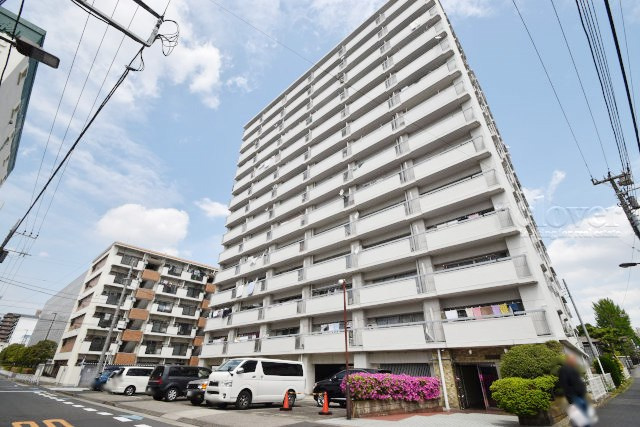 【現況写真】 | 清澄ハイツ | 外観と前面道路の様子。～即日のご見学可能～　お問合せはお気軽にどうぞ。

