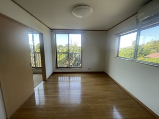 【洋室】 | メゾン・ラカージュⅢ