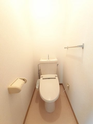 フィールドビーチ１のトイレ|ゆったりとした空間のトイレです