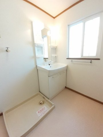 フィールドビーチ１の洗面所|明るい洗面所です