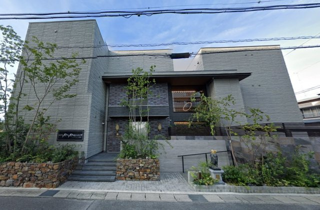 ケントスクエア八番館のエントランス