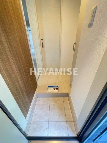 モダンパラッツォグランエムの玄関|※反転間取りのお部屋の画像です※現況を優先します