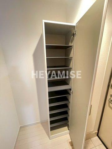 モダンパラッツォグランエムの玄関|※反転間取りのお部屋の画像です※現況を優先します