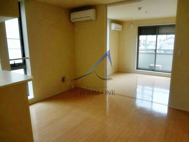 Ｂ－Ｆｌａｔの居間・リビング|洋室のお部屋です。