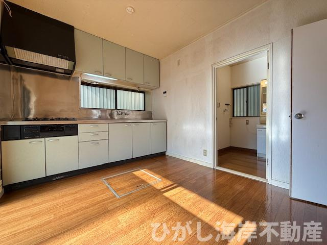 茅ヶ崎市萩園　中古戸建　の居間・リビング|DK