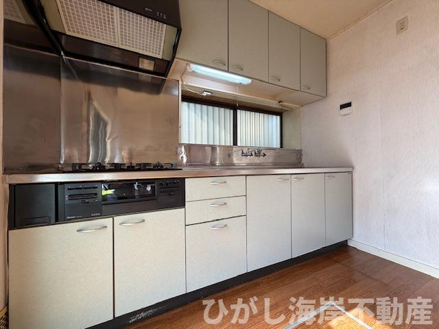 茅ヶ崎市萩園　中古戸建　のキッチン|キッチンスペース