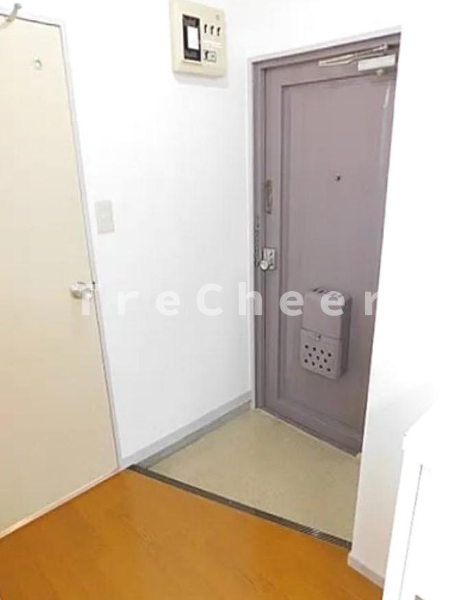 タワラハイツの玄関