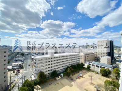 【洋室】 | 藤和しらさぎハイタウンB棟　 | ◎11階建ての最上階♪
◎LDKから姫路城が望めます♪
◎昨年複層ガラス窓枠リフォーム済♪
◎最上階につき通風良好♪
◎近隣商業施設充実でお買い物も楽々便利♪