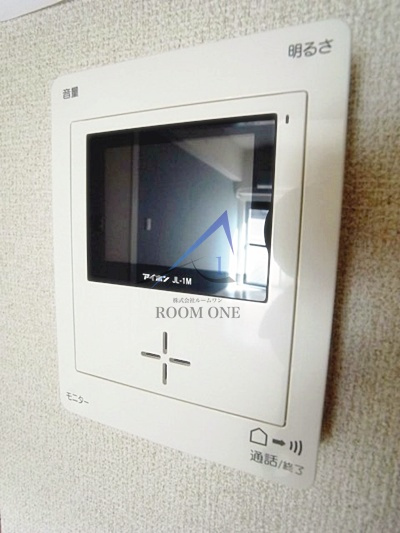 センチュリー東上野のセキュリティ|モニター付きインターホンです。