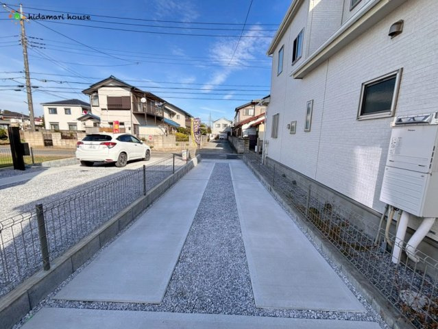 桶川市末広7期　新築戸建　グラファーレ02の駐車場