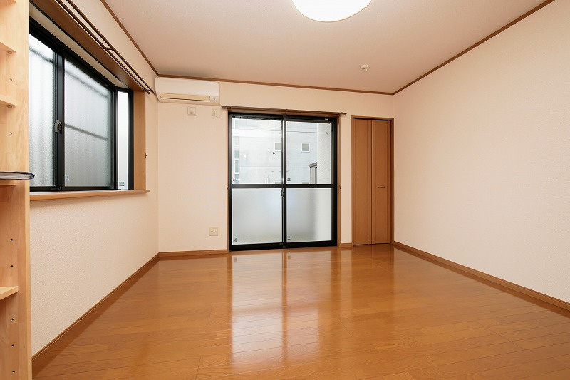 メゾンソレイユＢ棟の居間・リビング|メゾンソレイユB105号室