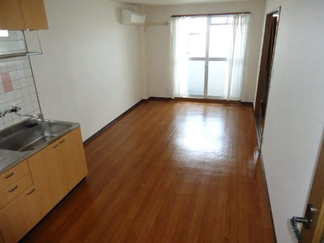 メゾン・ド・Ｋ　セセラギの居間・リビング|リビング