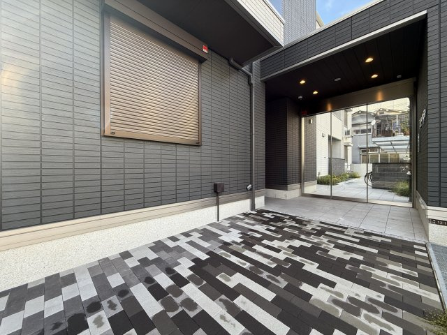 パートリア　ネモフィラのエントランス