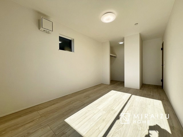 【寝室】 | 建物完成につき、実際のお部屋をごゆっくりご見学いただけます。お休みの日にご家族で見学はいかがでしょう。