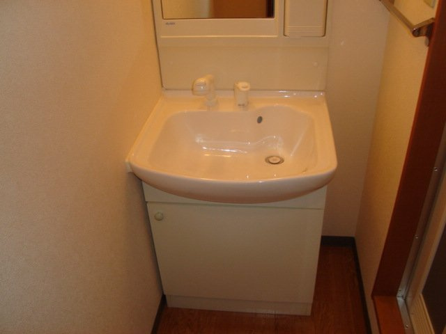 ラ・ヴィータ高取北Ⅱの洗面所|洗髪洗面化粧台