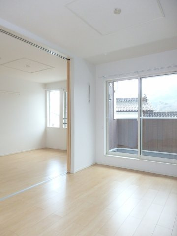 フィオーレの居間・リビング|ゆったりとしたリビングです