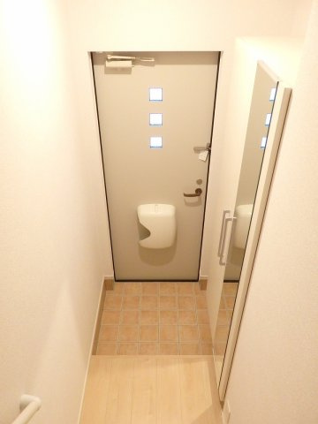 フィオーレの玄関|収納もある玄関です