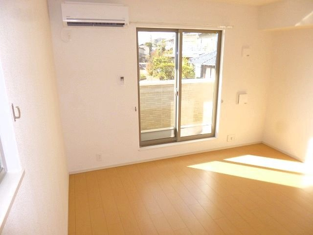 シャンドールⅠの居間・リビング|ゆったり過ごせるリビングです