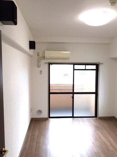 ライオンズマンション西霞町第２の居間・リビング|洋室　※2022年6月撮影