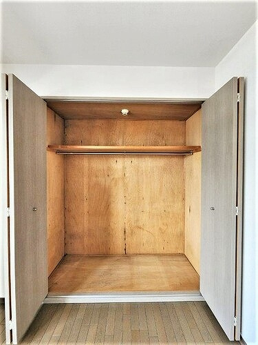 グランデュオ五日市駅前ウエストの収納|洋室（約4.7畳）のクロゼット　※2023年6月撮影