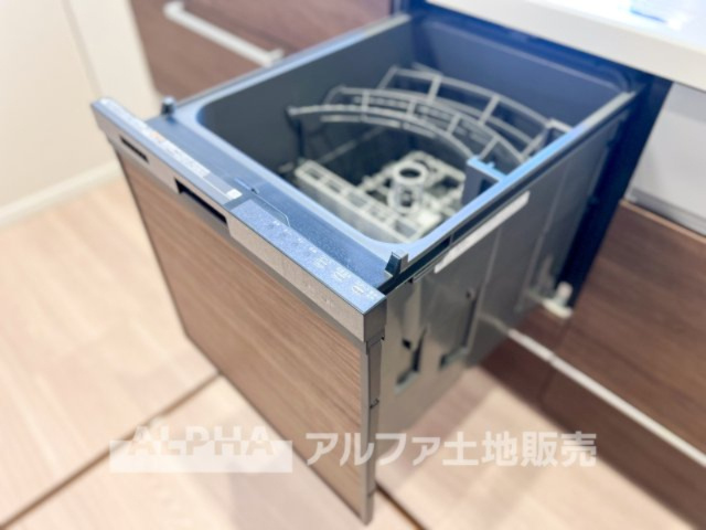 ~府中本町~Remodeled Homeのキッチン|【Food washing machine】
◆食洗機◆家事の時間を短縮し、お子様との大切な時間をもっと楽しく。手荒れも防げて節水効果も高い、忙しい毎日に嬉しい人気の設備です。