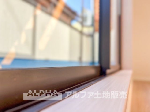 ~府中本町~Remodeled Homeのバルコニー|【outward appearance】
◆バルコニー◆家から望む空はブルースカイ。隔てるものは何もなく、そこにあるのは青い空と白い雲の景色がこの街の彩りを演出している。